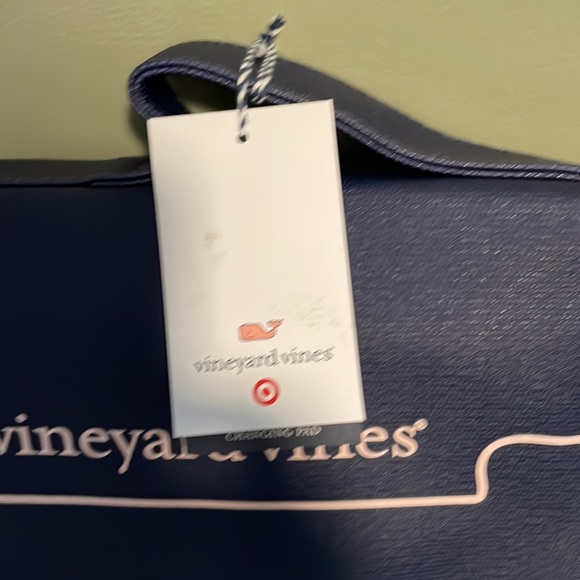 Vineyard Vines Change Pad -NEW - Picture 2 of 7
